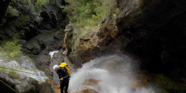 Canyoning dans le Moulin de Roubion dans la vallée de la Tinée