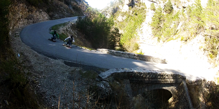 La meilleure descente en longskate du village de CASTELLANE