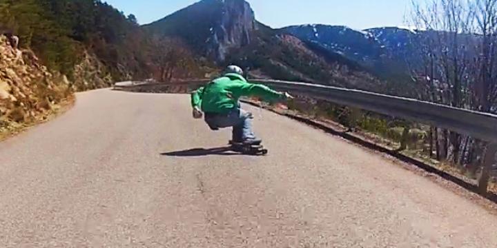 Descente en longskate du col de Saint Barnabé à Soleilhas