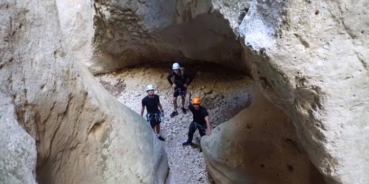 Parcours aventure du canyon sec de Main morte le 11 avril 2026